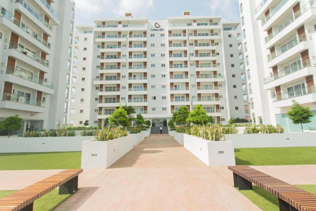 The Gallery Luxury Suites Cpg East Legon Extérieur photo