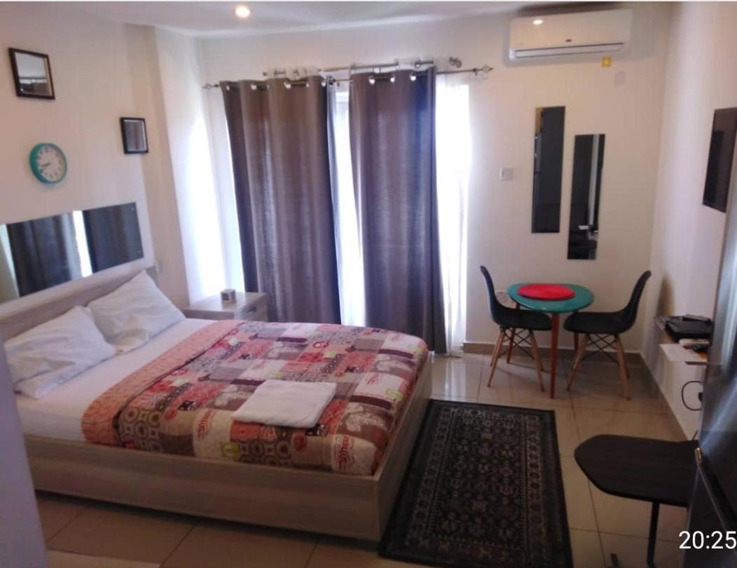 The Gallery Luxury Suites Cpg East Legon Extérieur photo