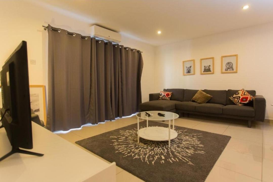 The Gallery Luxury Suites Cpg East Legon Extérieur photo