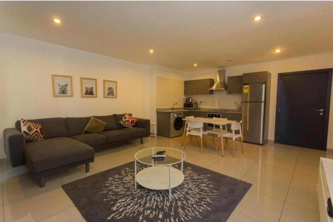 The Gallery Luxury Suites Cpg East Legon Extérieur photo