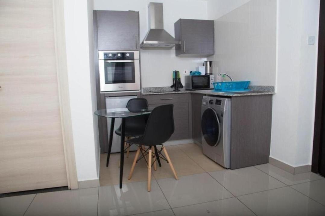 The Gallery Luxury Suites Cpg East Legon Extérieur photo